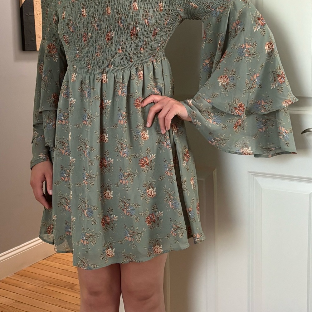 Jodi Floral Bell Sleeve Dress- Medium